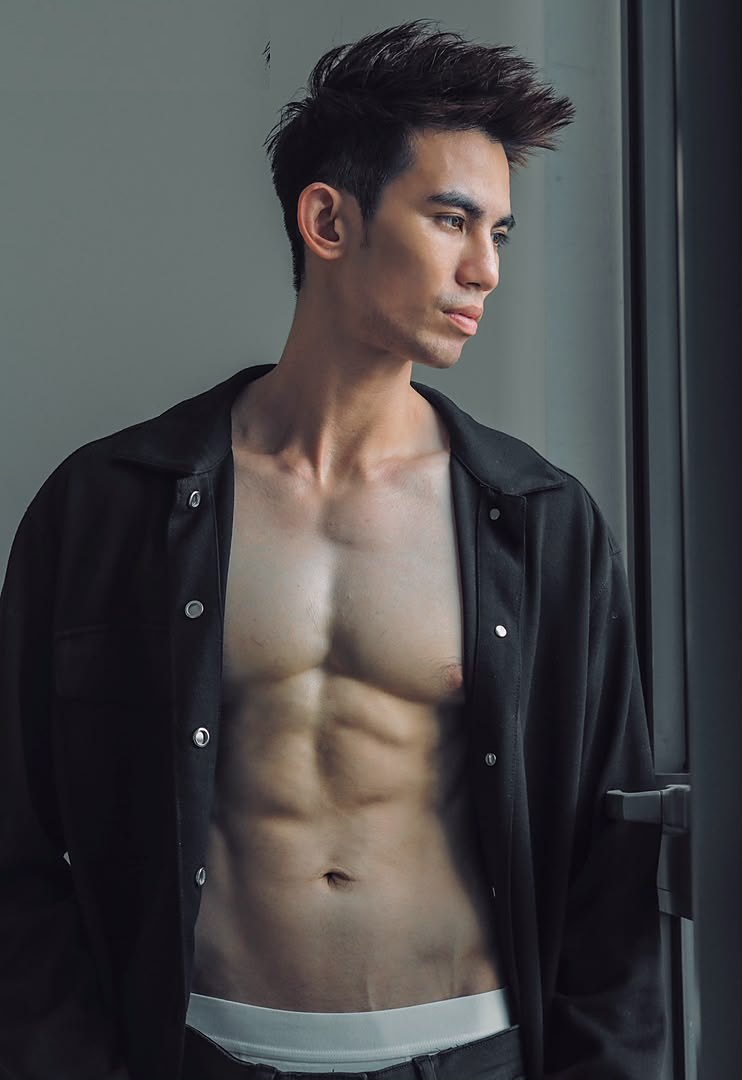 Portrait of the HK Fitness coach